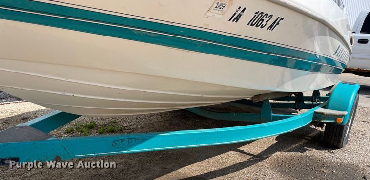 image for item OG9981 1992 Bayliner  Capri boat