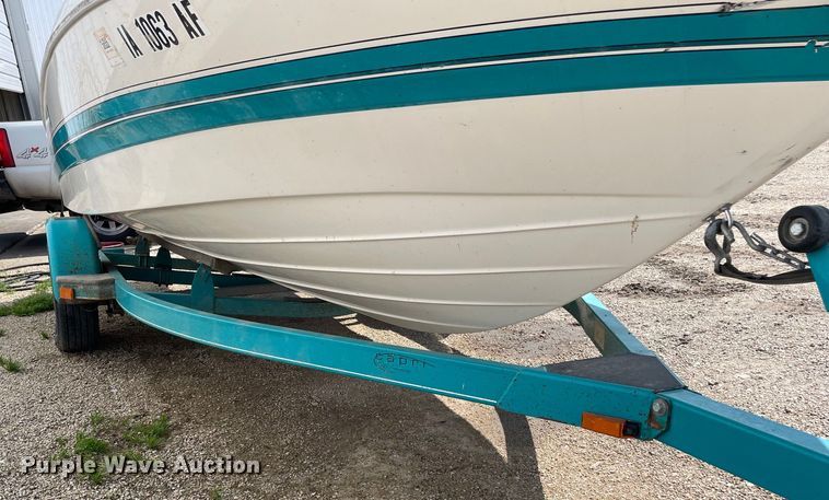 image for item OG9981 1992 Bayliner  Capri boat