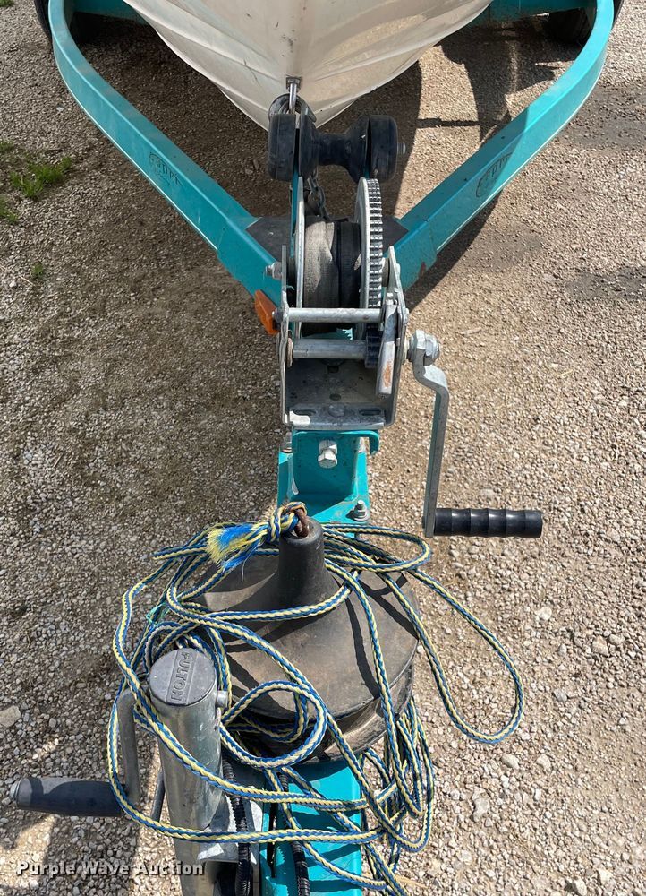 image for item OG9981 1992 Bayliner  Capri boat