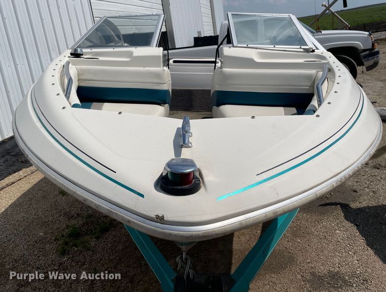 image for item OG9981 1992 Bayliner  Capri boat