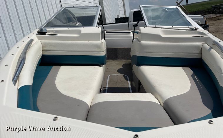 image for item OG9981 1992 Bayliner  Capri boat