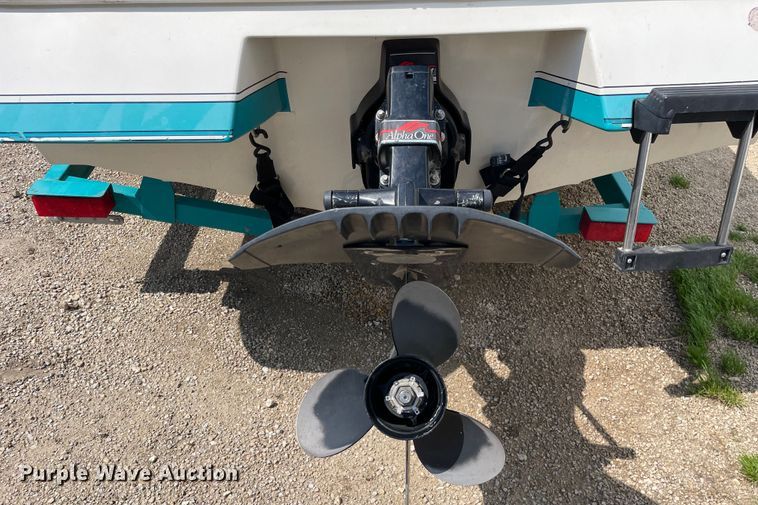 image for item OG9981 1992 Bayliner  Capri boat