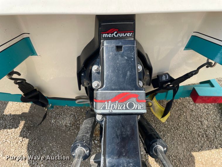 image for item OG9981 1992 Bayliner  Capri boat