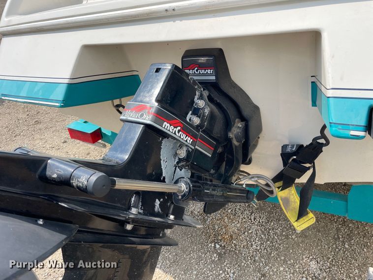 image for item OG9981 1992 Bayliner  Capri boat