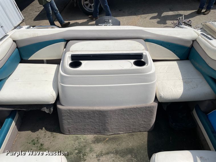 image for item OG9981 1992 Bayliner  Capri boat