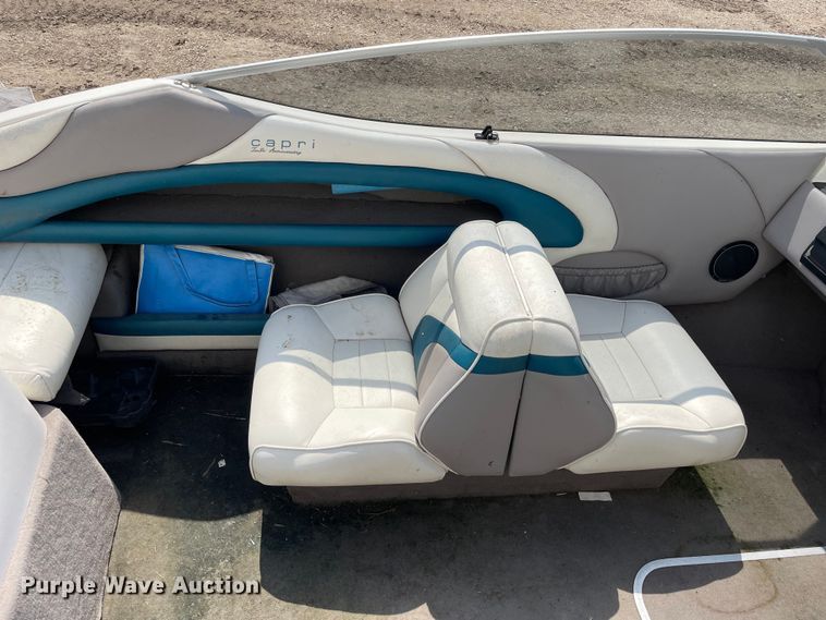 image for item OG9981 1992 Bayliner  Capri boat