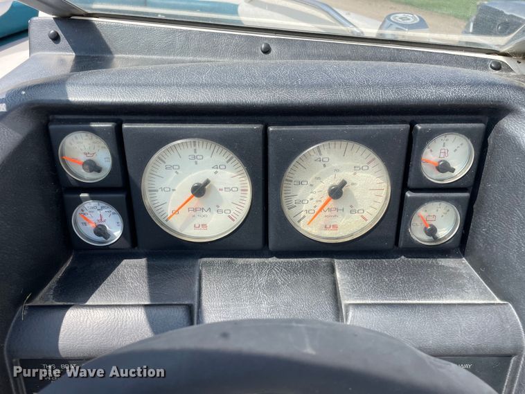 image for item OG9981 1992 Bayliner  Capri boat