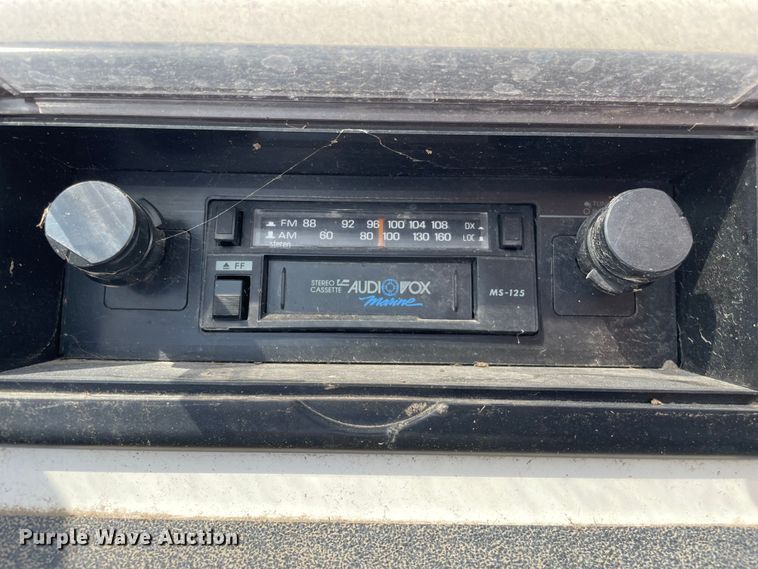 image for item OG9981 1992 Bayliner  Capri boat