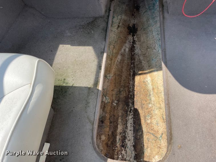 image for item OG9981 1992 Bayliner  Capri boat