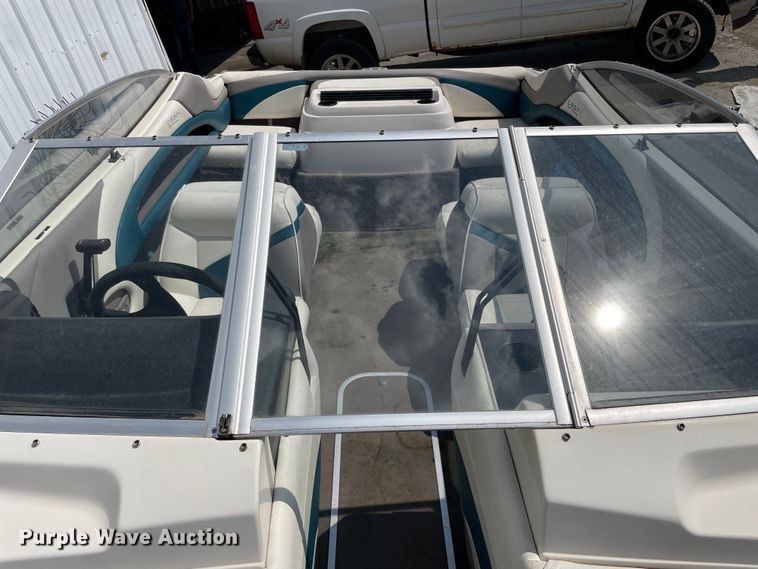 image for item OG9981 1992 Bayliner  Capri boat