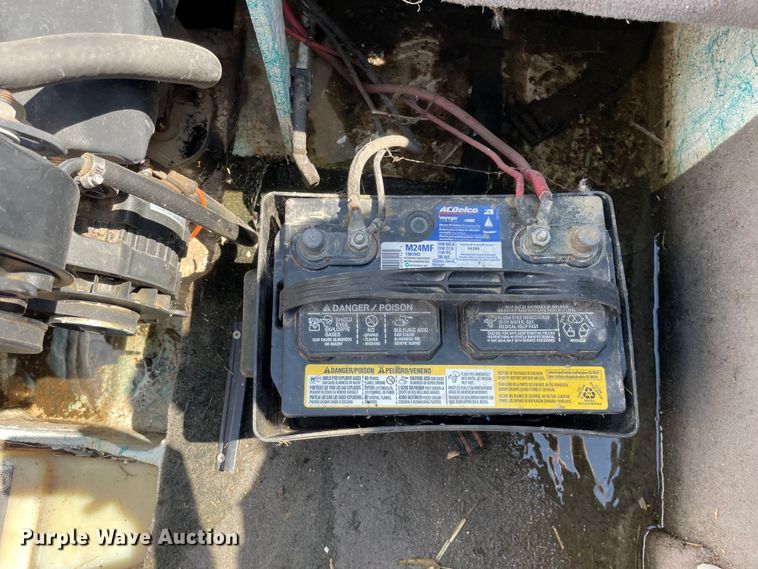 image for item OG9981 1992 Bayliner  Capri boat