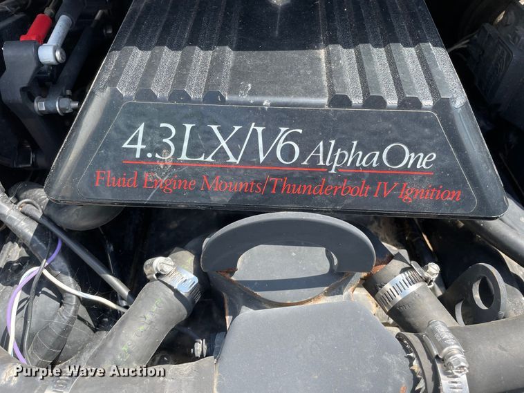 image for item OG9981 1992 Bayliner  Capri boat