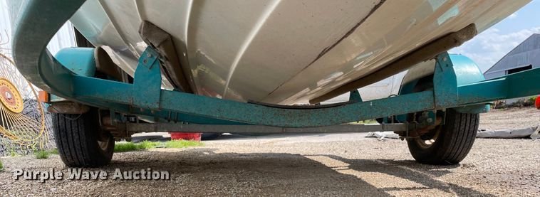 image for item OG9981 1992 Bayliner  Capri boat