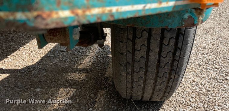 image for item OG9981 1992 Bayliner  Capri boat