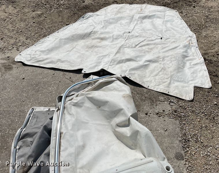 image for item OG9981 1992 Bayliner  Capri boat