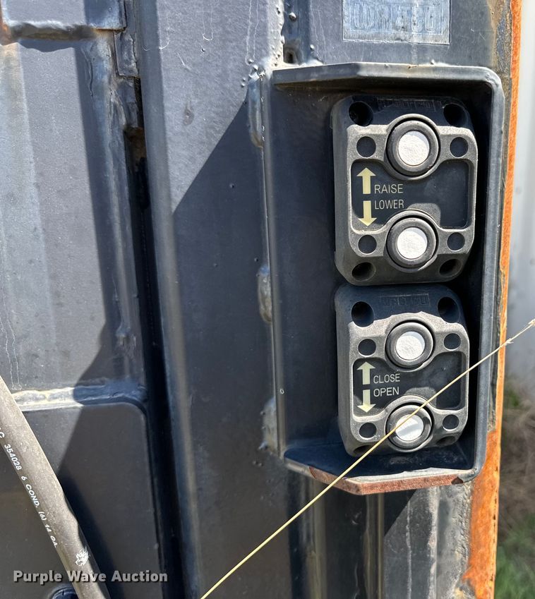 image for item OI9130 2013 Waltco RGL50 end gate lift