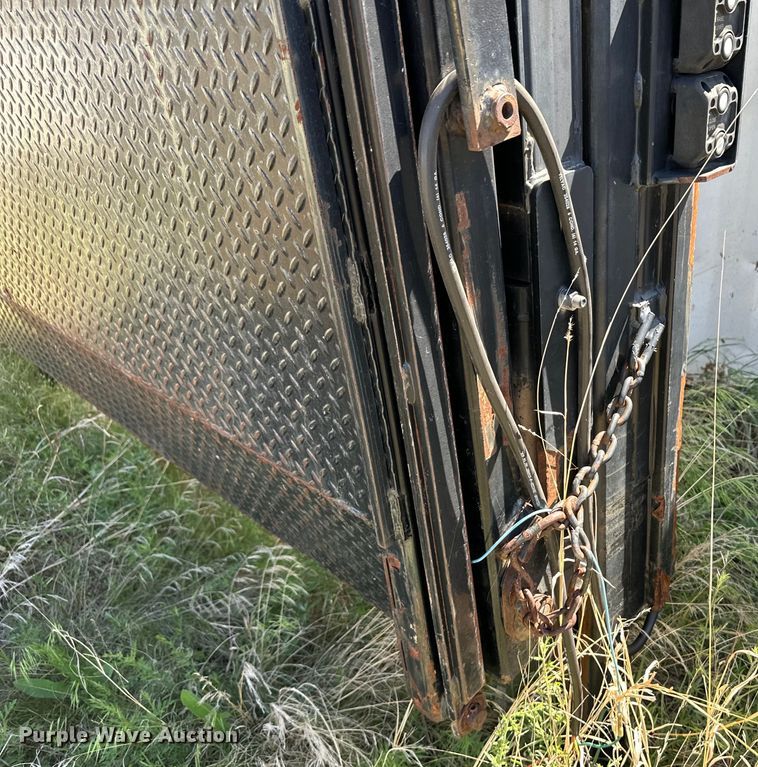 image for item OI9130 2013 Waltco RGL50 end gate lift