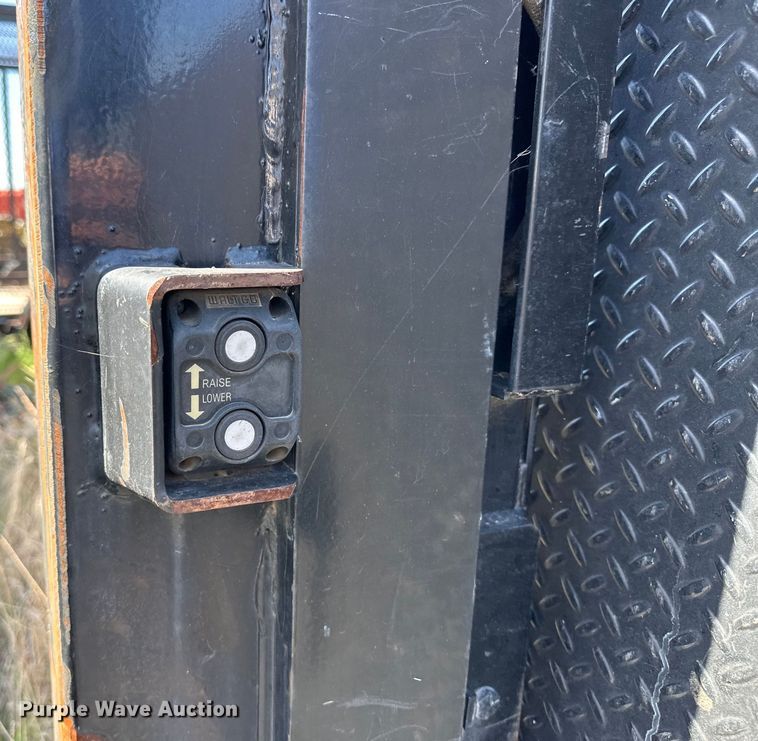 image for item OI9130 2013 Waltco RGL50 end gate lift