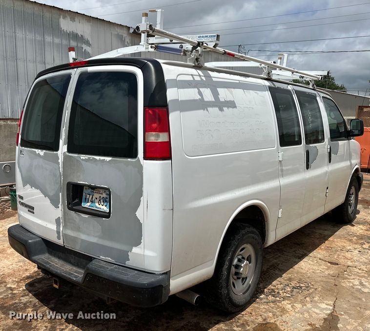 image for item OI9147 2011 Chevrolet Express 2500 van