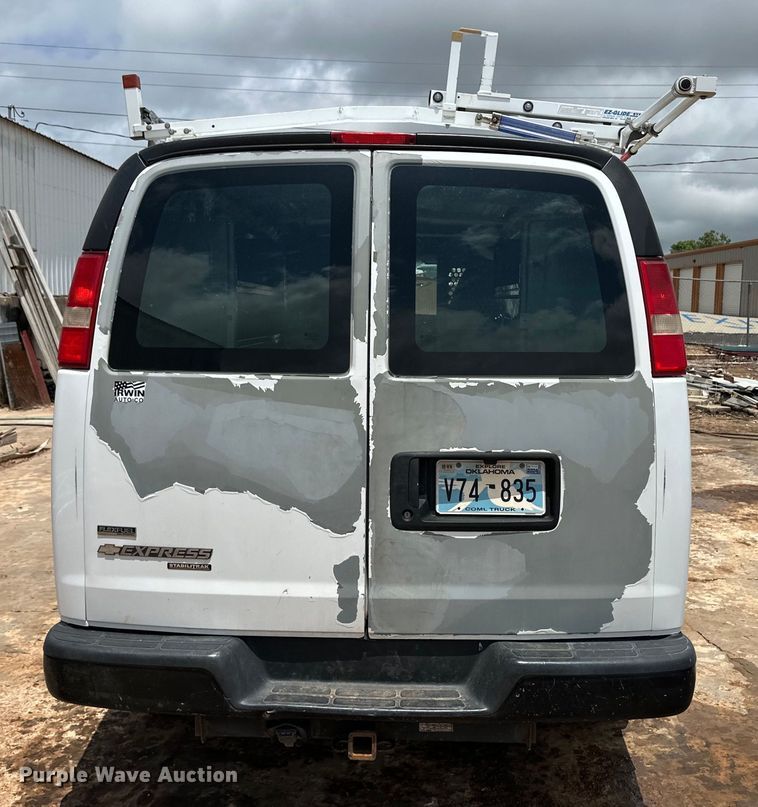 image for item OI9147 2011 Chevrolet Express 2500 van