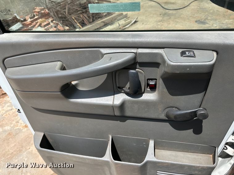 image for item OI9147 2011 Chevrolet Express 2500 van