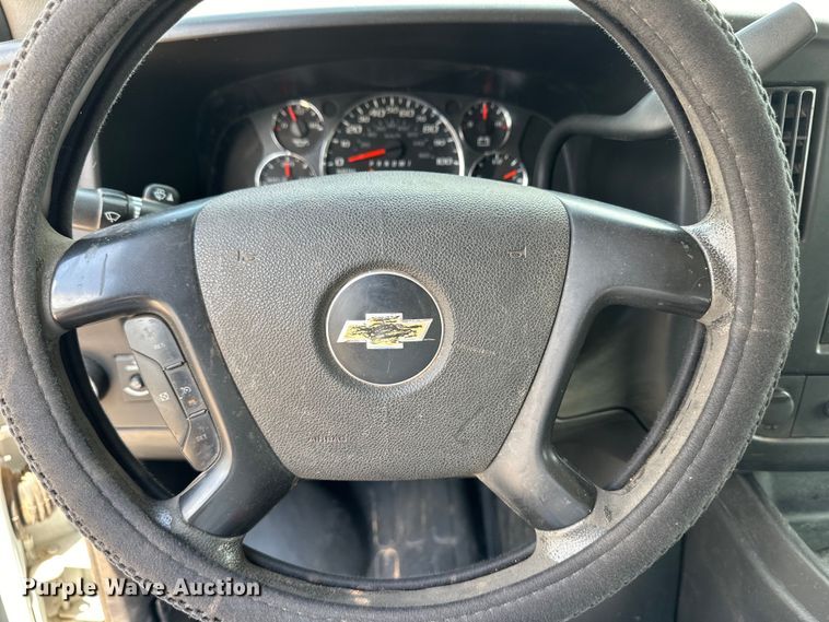 image for item OI9147 2011 Chevrolet Express 2500 van