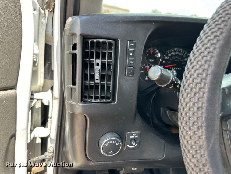 image for item OI9147 2011 Chevrolet Express 2500 van