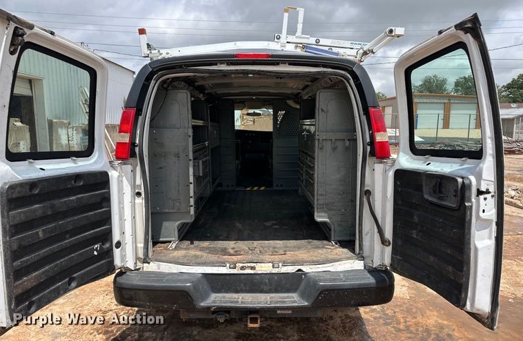 image for item OI9147 2011 Chevrolet Express 2500 van