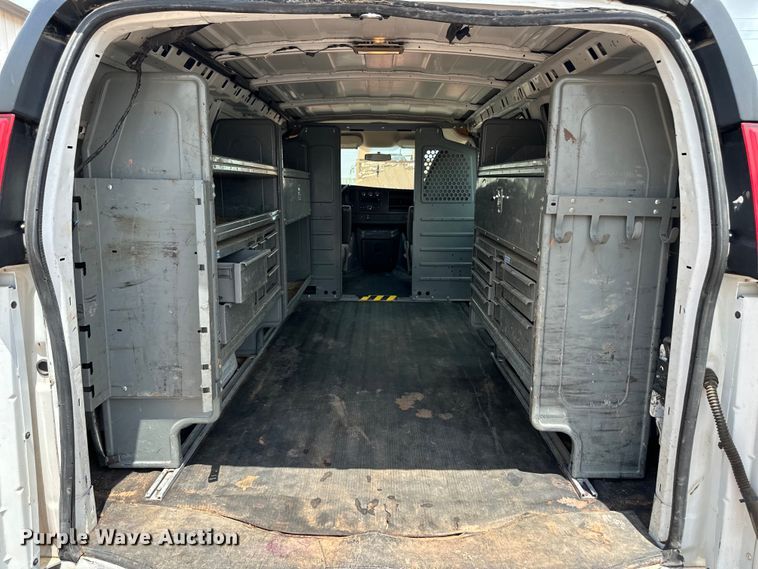 image for item OI9147 2011 Chevrolet Express 2500 van