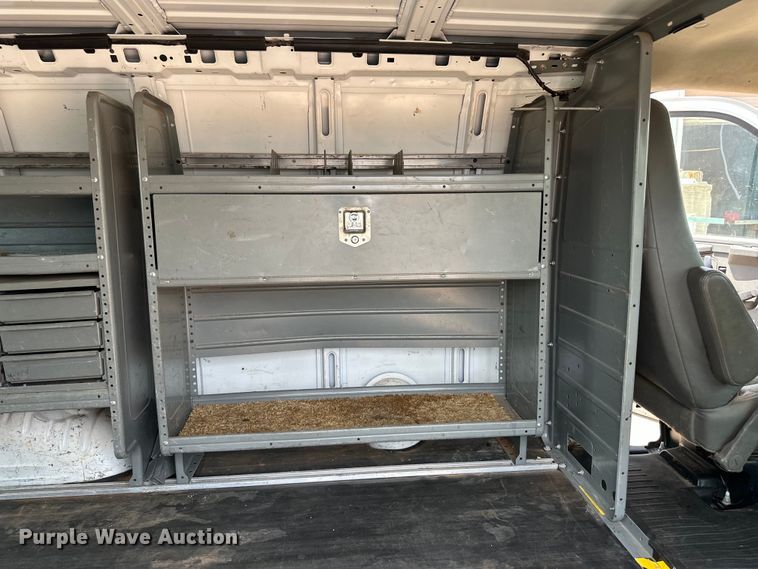 image for item OI9147 2011 Chevrolet Express 2500 van