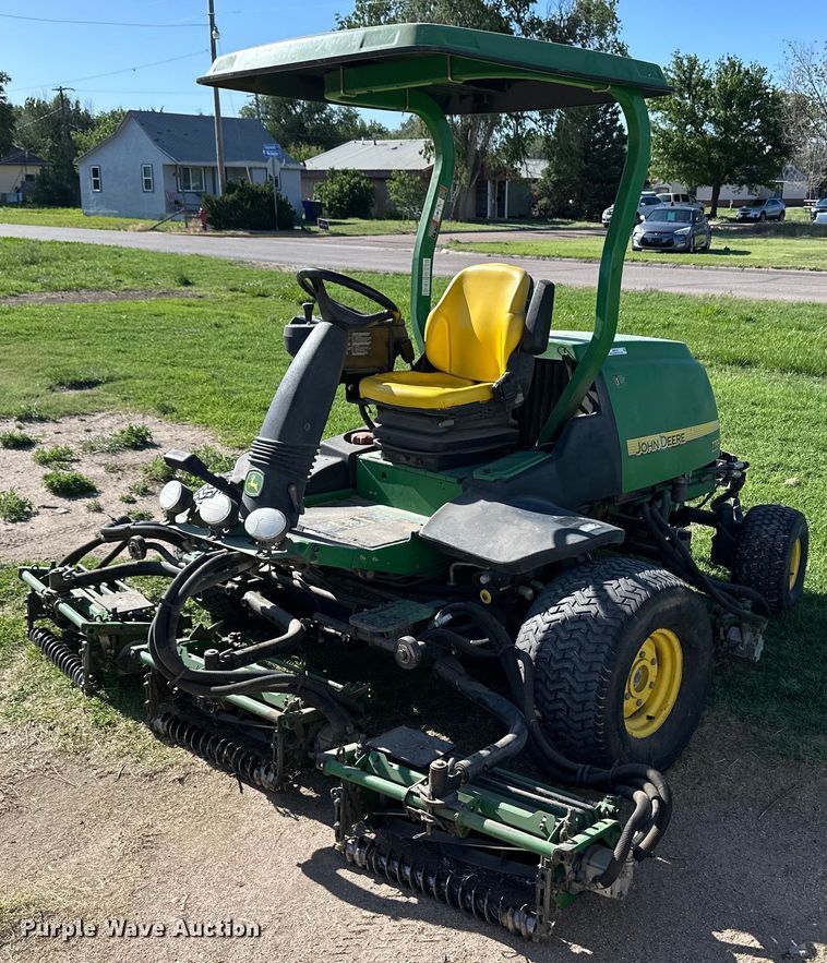 image for item OI9150 2009 John Deere 7700 Precision Cut reel mower