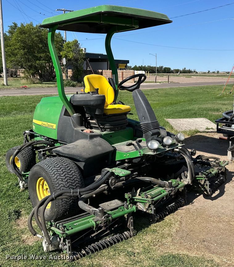 image for item OI9150 2009 John Deere 7700 Precision Cut reel mower