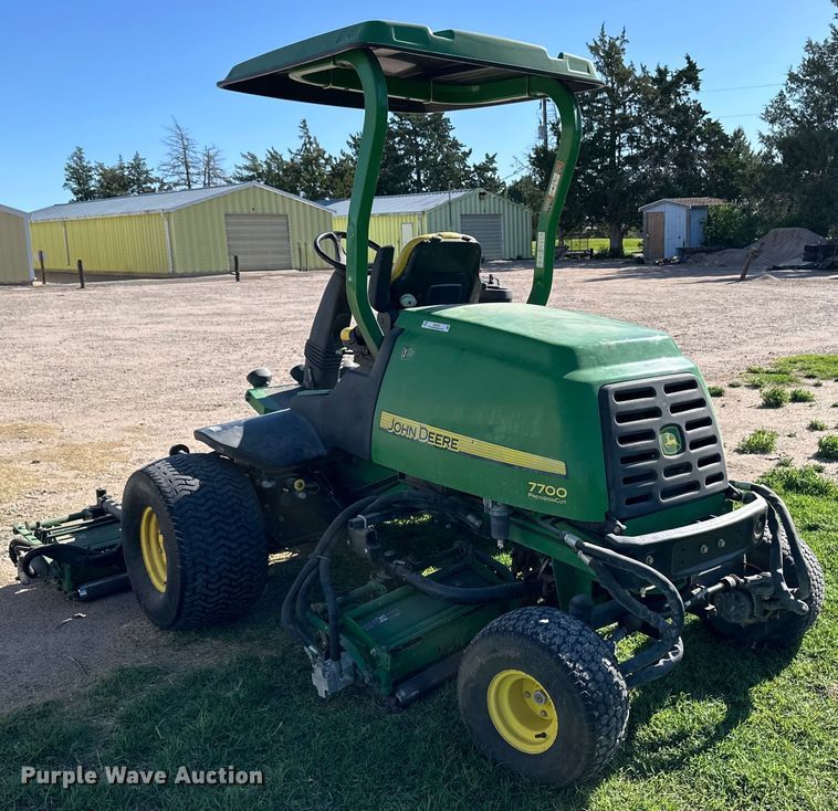 image for item OI9150 2009 John Deere 7700 Precision Cut reel mower