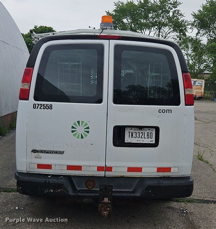 image for item OK9881 2007 Chevrolet  Express 1500 van