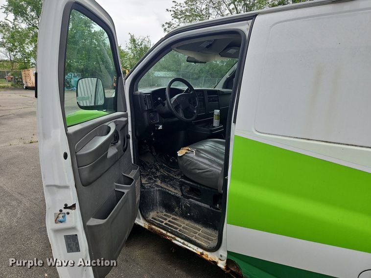 image for item OK9881 2007 Chevrolet  Express 1500 van