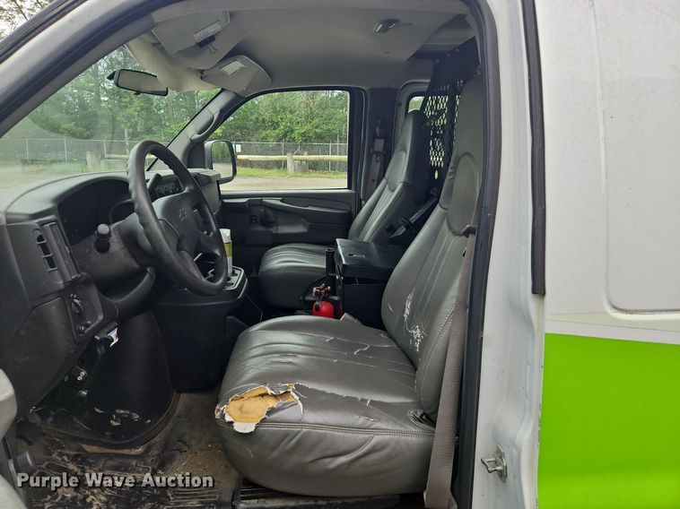 image for item OK9881 2007 Chevrolet  Express 1500 van