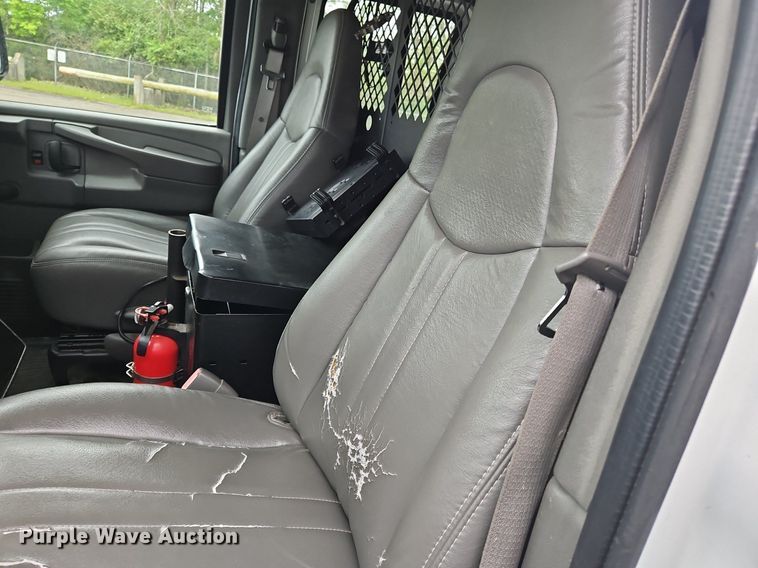 image for item OK9881 2007 Chevrolet  Express 1500 van