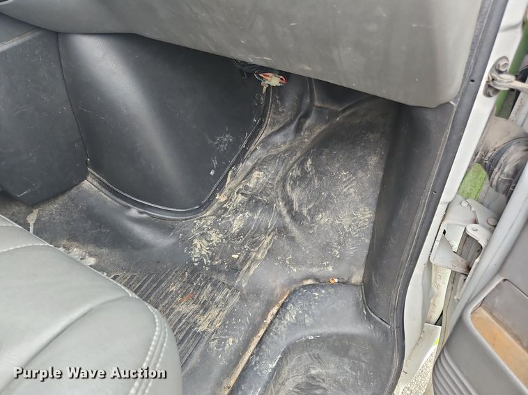 image for item OK9881 2007 Chevrolet  Express 1500 van