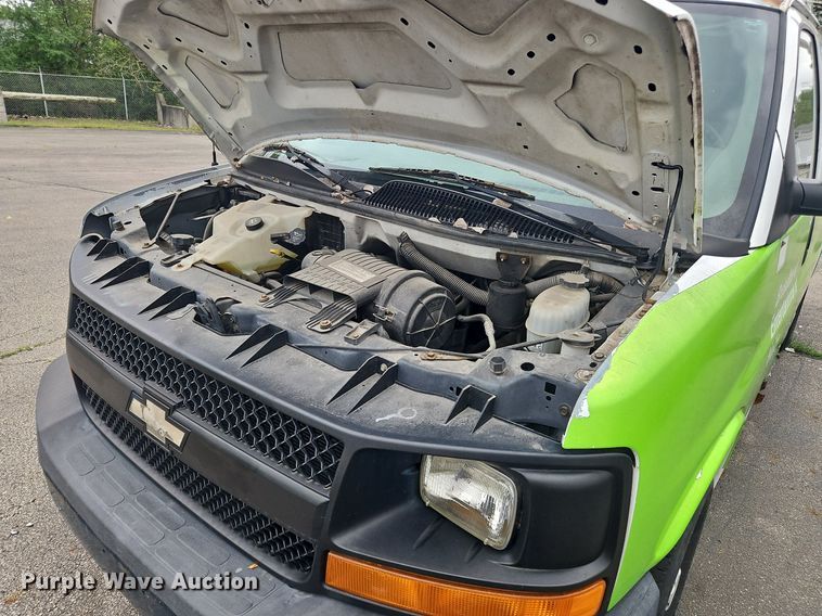 image for item OK9881 2007 Chevrolet  Express 1500 van