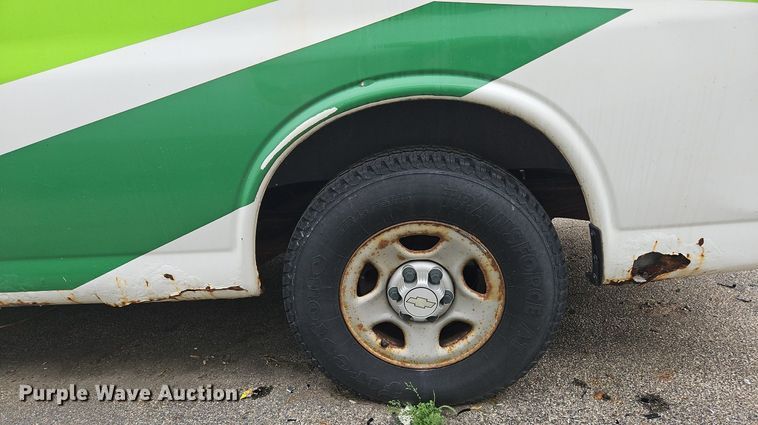 image for item OK9881 2007 Chevrolet  Express 1500 van