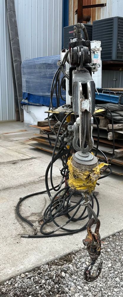 image for item OM9274 Auto Crane  3203 crane