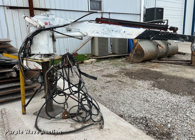 image for item OM9274 Auto Crane  3203 crane