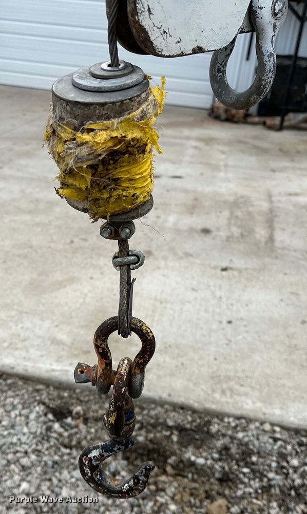 image for item OM9274 Auto Crane  3203 crane