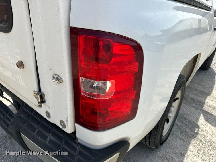 image for item OM9461 2012 Chevrolet  Silverado 1500 pickup truck