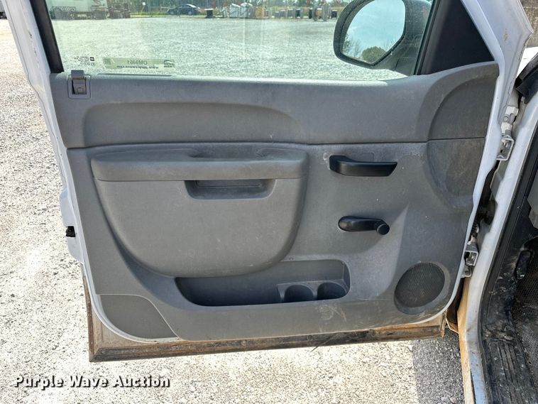 image for item OM9461 2012 Chevrolet  Silverado 1500 pickup truck