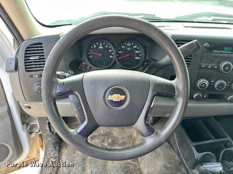 image for item OM9461 2012 Chevrolet  Silverado 1500 pickup truck