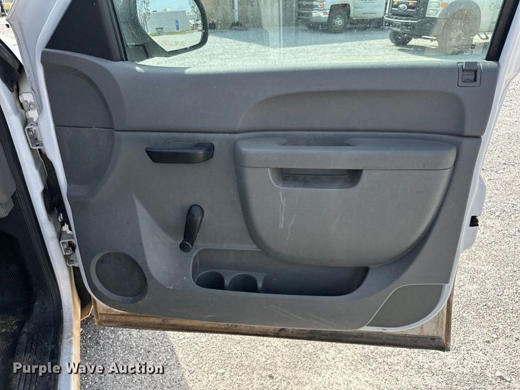 image for item OM9461 2012 Chevrolet  Silverado 1500 pickup truck