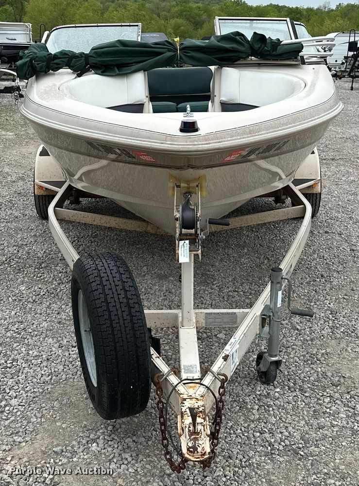 image for item OM9465 1998 Larson  LXI186 boat