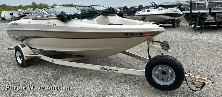 image for item OM9465 1998 Larson  LXI186 boat