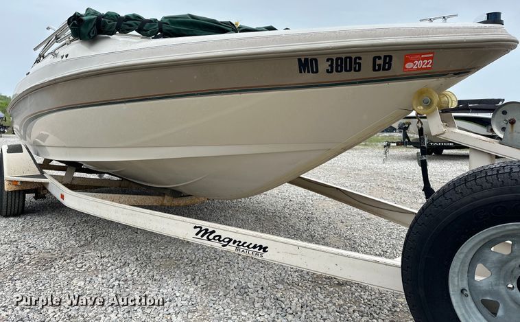 image for item OM9465 1998 Larson  LXI186 boat